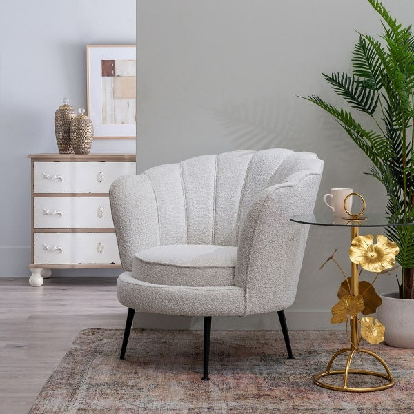 Fauteuils et tables design proposés par notre équipe Tendances Meubles