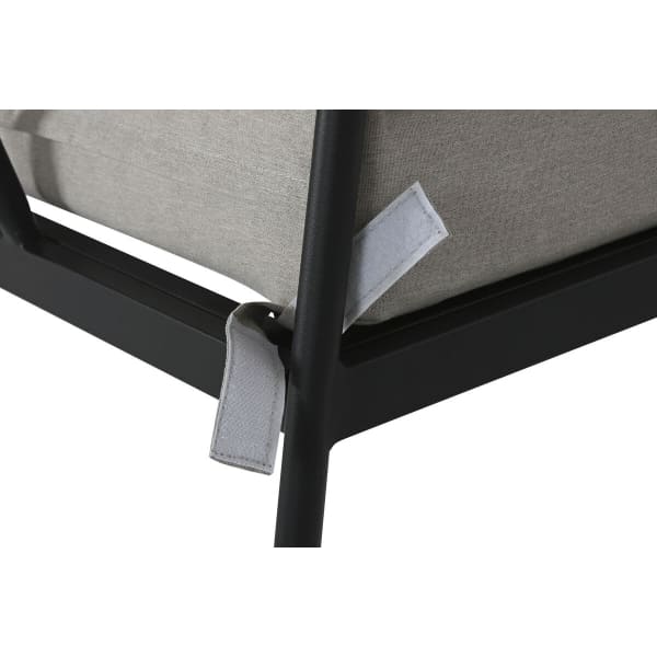 Conjunto de sofás, mesas de centro y sillones de jardín en negro y gris
